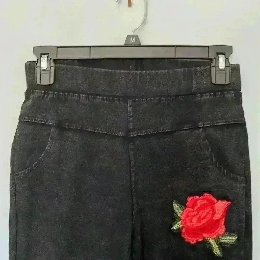 Floral Crochet Black Distressed Jegging - Picture 3 of 4
